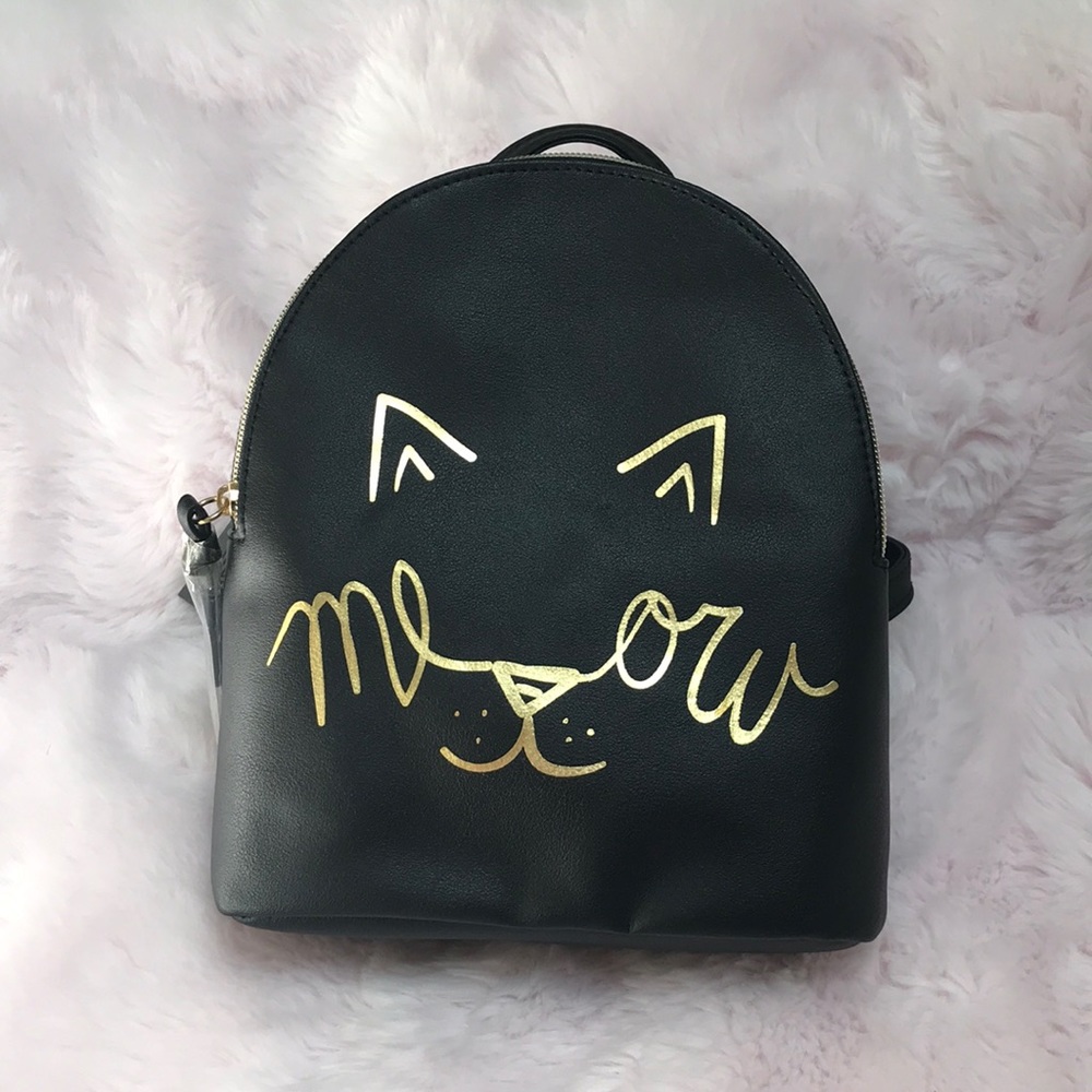 T SHIRT AND JEANS BACKPACK